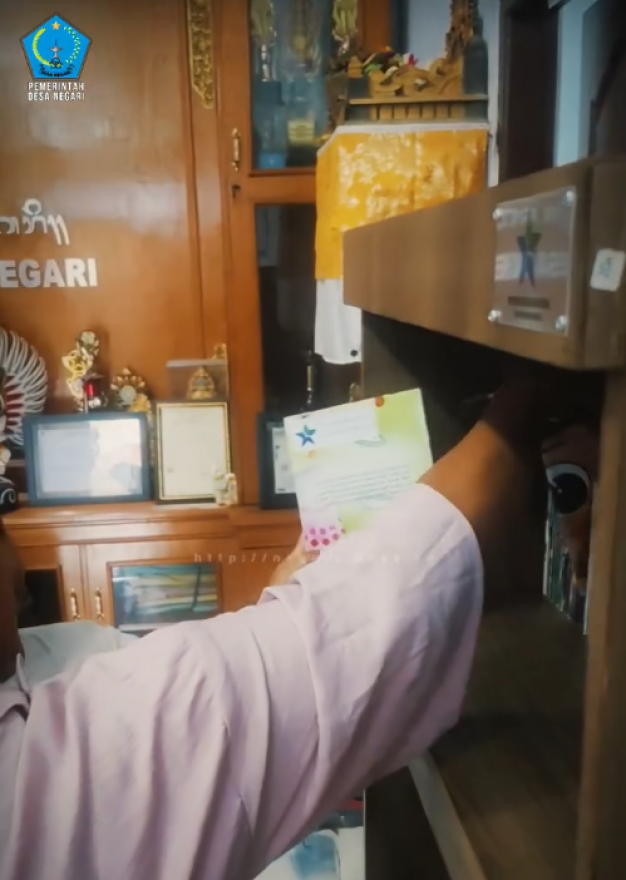 Masyarakat Manfaatkan Perpustakaan Sastra Weda Desa Negari, Bantuan dari Perpustakaan Nasional RI